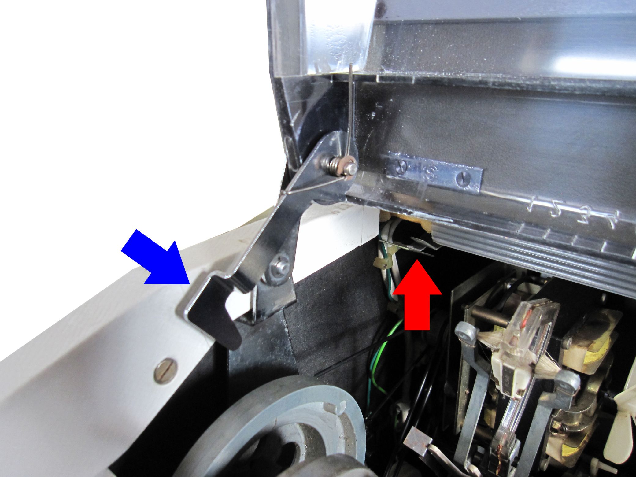 KB Discomatic lid switch location