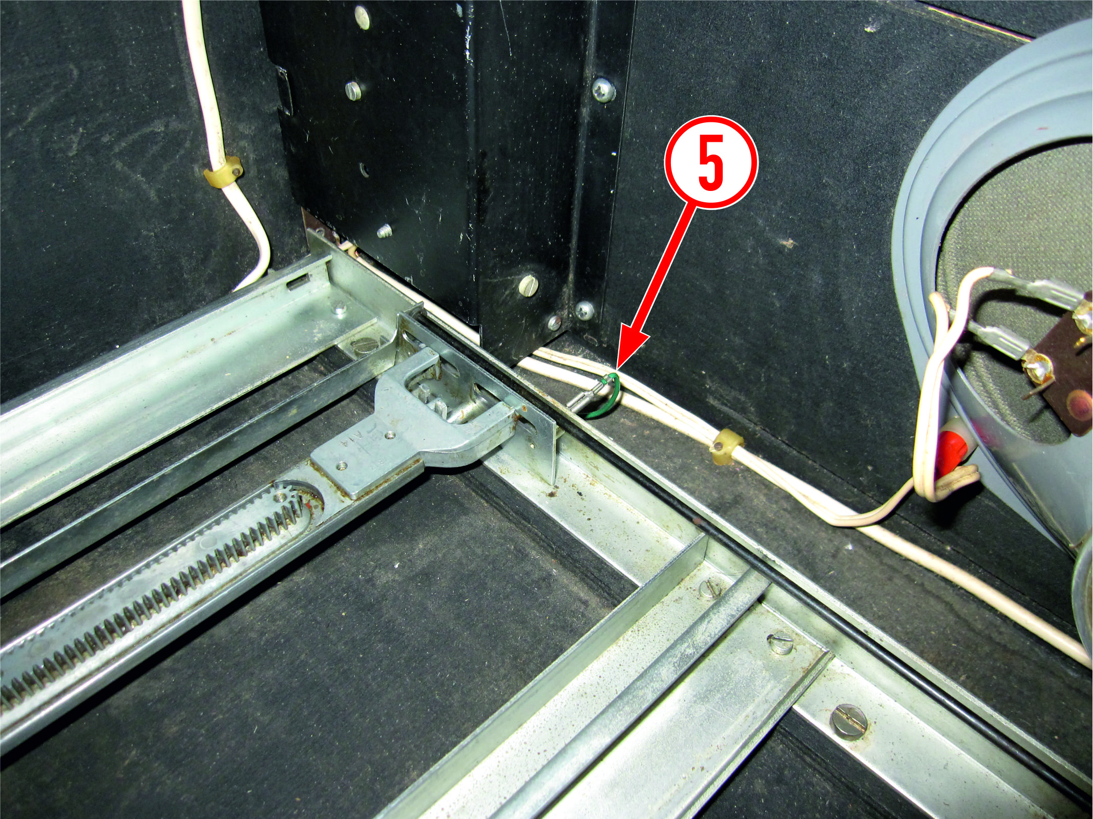 Amplifier ground wiring